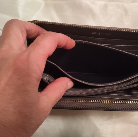 Cole Haan big size wallet - Picture 5 of 12